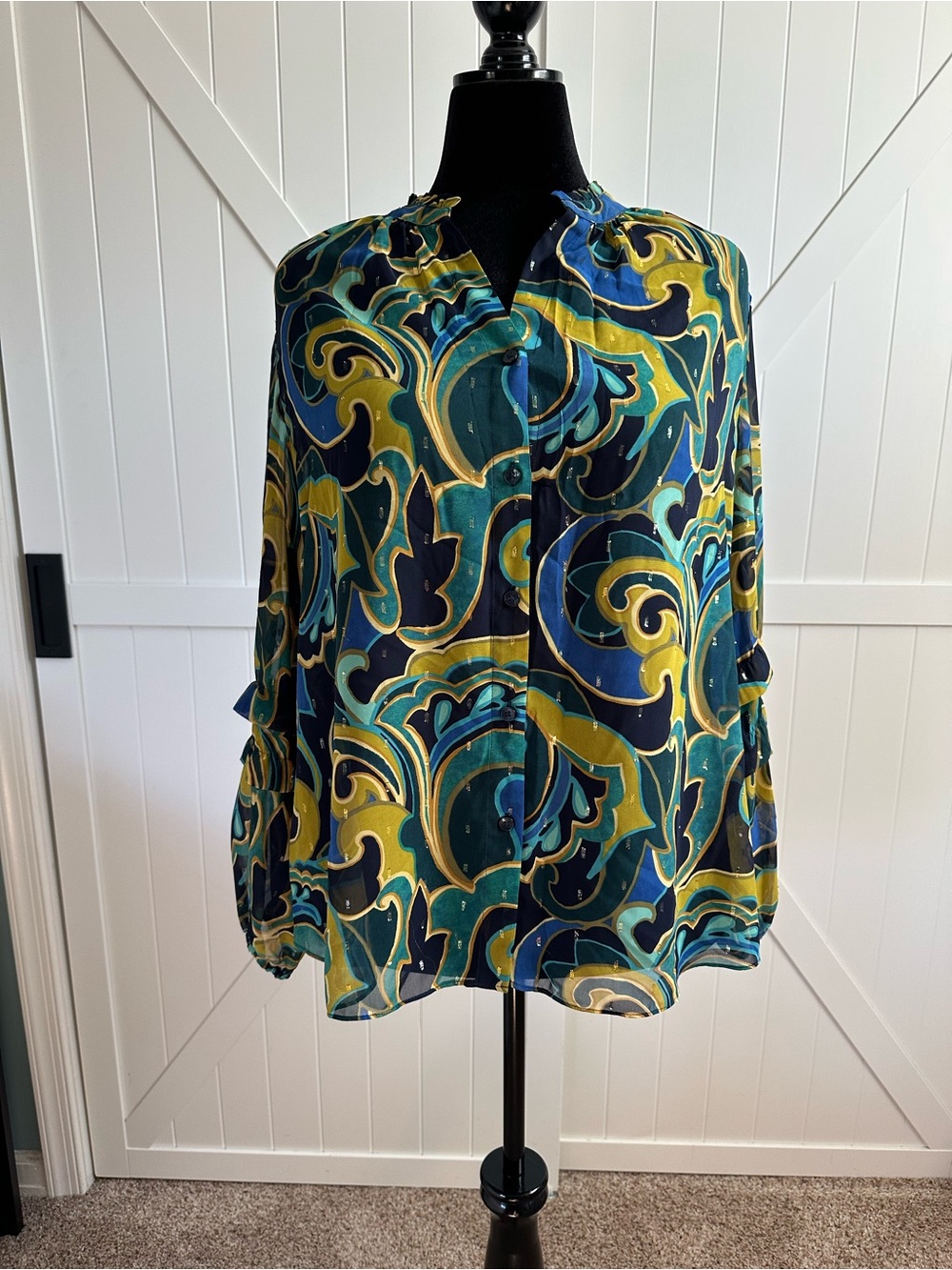 Chico’s Size 3 NWT Sheer Lurex Ruffle Blouse Navy Green Gold Print Size XL 16
